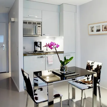 Visionapartments Binzmuehlestrasse 48 - Contactless Check-in Apartman Zürich